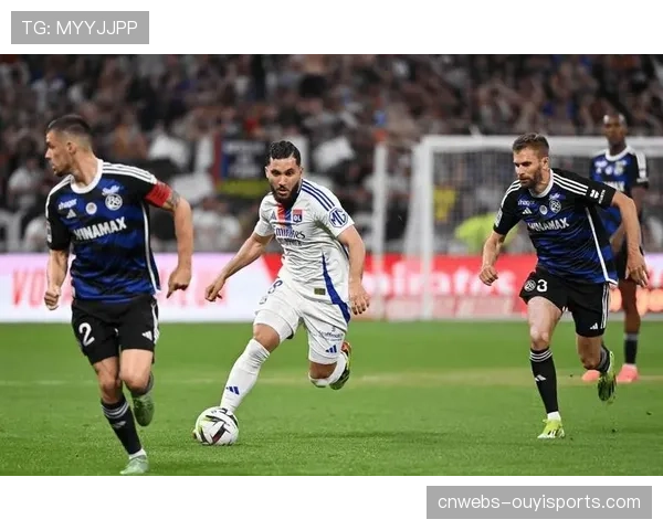 里昂4-1大胜雷恩 拉卡泽特破门托利索建功助力球队胜利 里昂4-1大胜雷恩 拉卡泽特破门托利索建功助力球队胜利