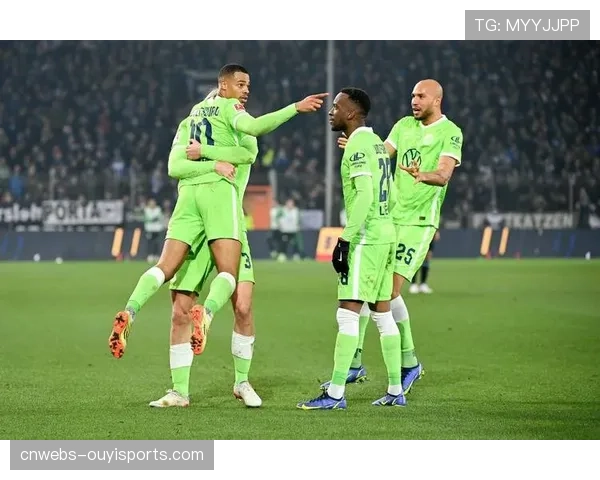 法兰克福主场迎战沃尔夫斯堡,历史交锋稍占上风 法兰克福主场迎战沃尔夫斯堡,历史交锋稍占上风